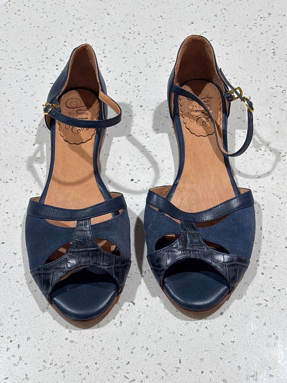Lune women’s blue sandals size 9